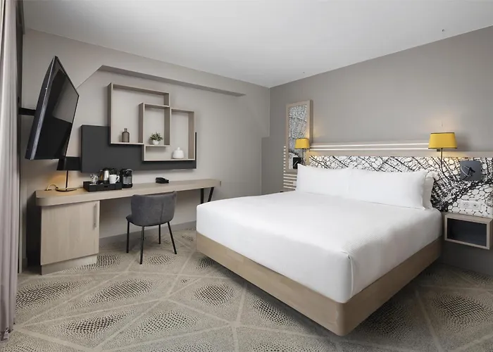 Hilton Garden Inn Paris La
